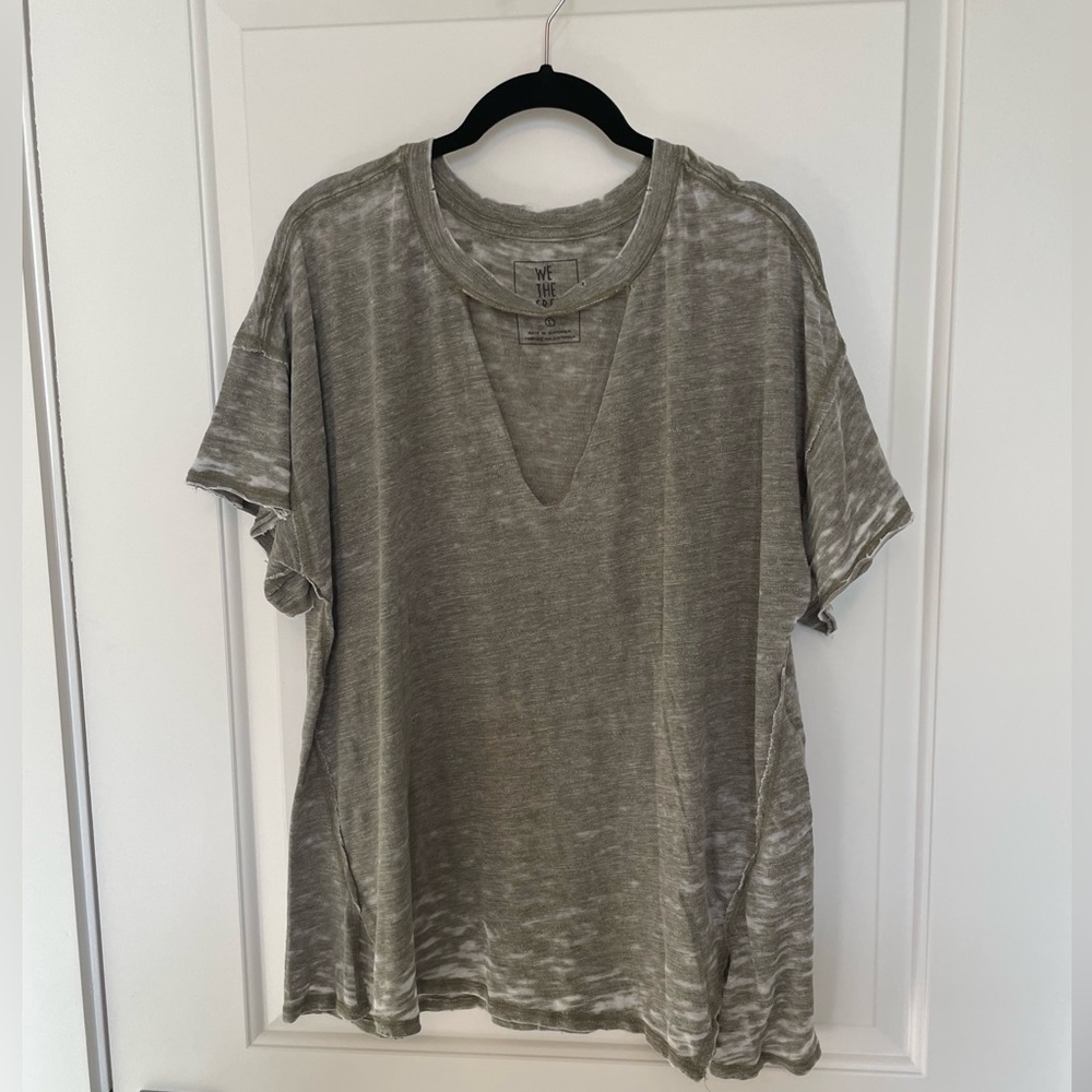 FREE PEOPLE BURNOUT DISTRESSED TEE SIZE LARGE